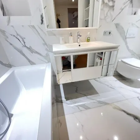 Monaco Monte-carlo Door Step - Luxury - 2 Bedrooms 2 Bathrooms - Superb Modern Fully Equipped *