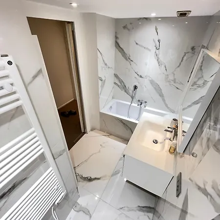 Monaco Monte-carlo Door Step - Luxury - 2 Bedrooms 2 Bathrooms - Superb Modern Fully Equipped *